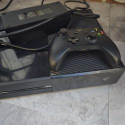 Original Xbox One With Controller 