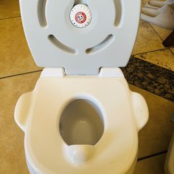 MUNCHIKIN BAÑITO FOR BABYS LIKE NEW THREE PIECES PERFECT CONDITION 