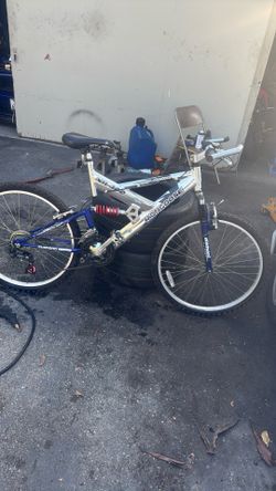 mongooose  moutain bike