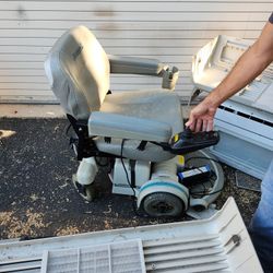 Hiveround Power Chair. Needs Charger Or Battery