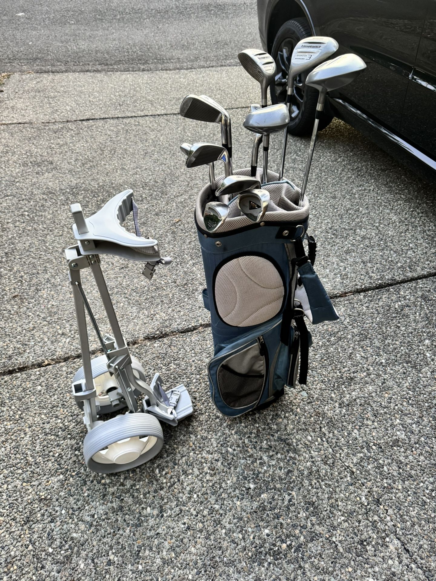 Left Hand Golf Clubs/PENDING PICK UP THURSDAY