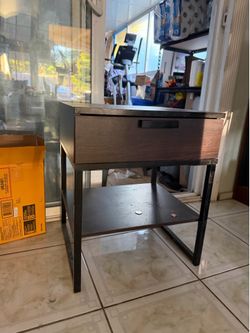 Night stand (2)