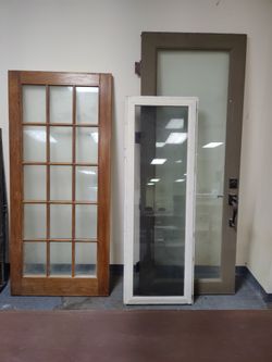 3 Glass Doors/ 3 De Vidrio