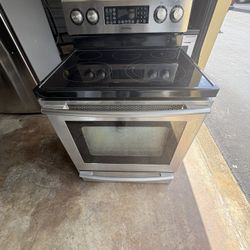 Stainless Steel Glasstop Stove w/Convection Oven