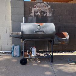 Grill smoker 