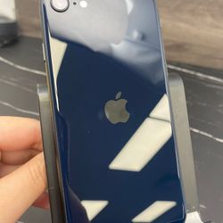 iPhone SE 64gb 2022 Unlocked ID: 08941