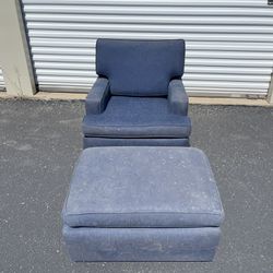 Chair with ottoman on rollers