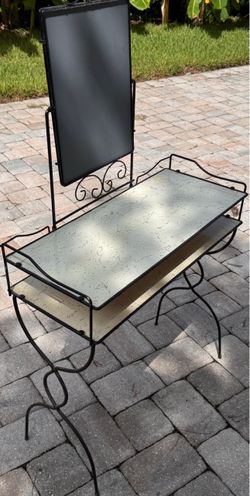 Antique dressing table with mirror