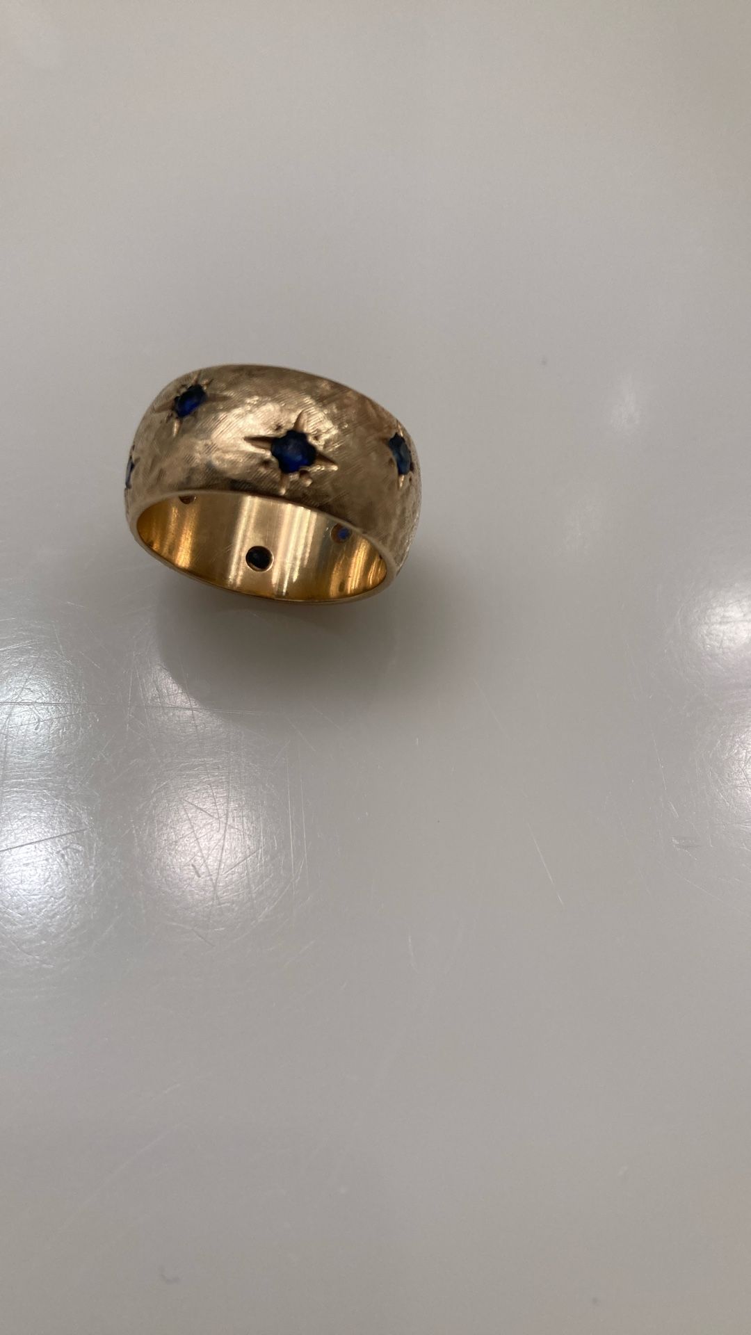 14k Gold Band/Sapphires