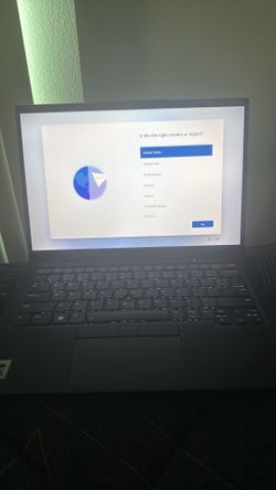 X1 Carbon Gen 10, Intel Core I7 12th Gen 16GB Ram - 512 GB SSD