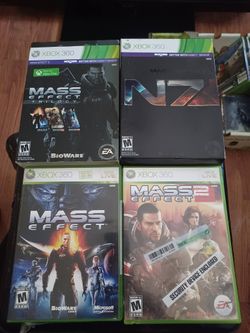 XBOX MASS EFFECTS COMPLETE IN BOX WITH BOOKLETS LOT $120 FINAL PRICE READ DESCRIPTION