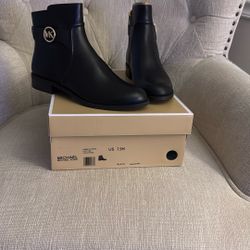 Michael Kors Boots Size 71/2 