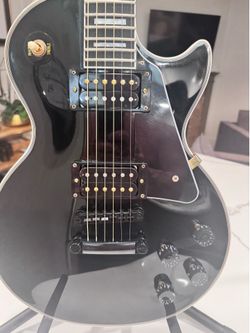 Epiphone Custom Les Paul Electric Guitar with case
