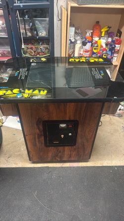 Free-  Vintage table top pac man