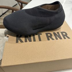 YZY KNIT RNR