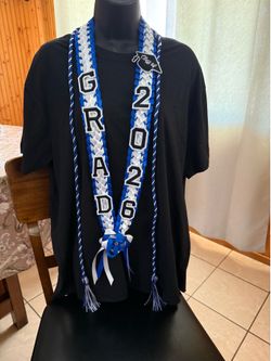 🎓Graduation leis (Blue with White)👩‍🎓
