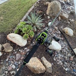 New Dobynns Genisis 3 7’ MH Lews New Gen Mach Casting Fishing Combo. 