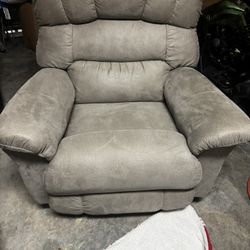 Lay Z Boy Randall Recliner $1200 At Kanes $650 Here Like New