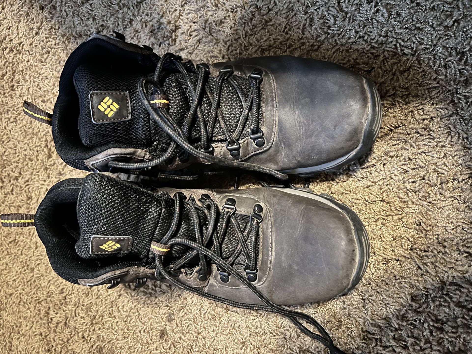 Columbia Men’s Hiking. Boots Size 10