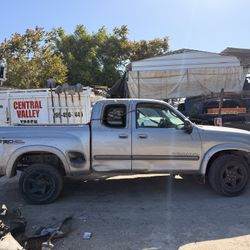 2003 Toyota Tundra V8 ***for Parts only*** 