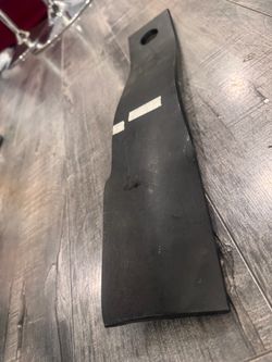 John Deere Original Equipment Blade - FH329915 C10)