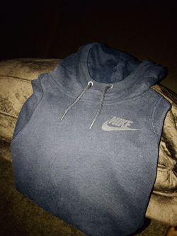Nike hoodie sweater size medium