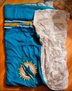Used Official NFL Miami Dolphins Reversible Full Size Comforter