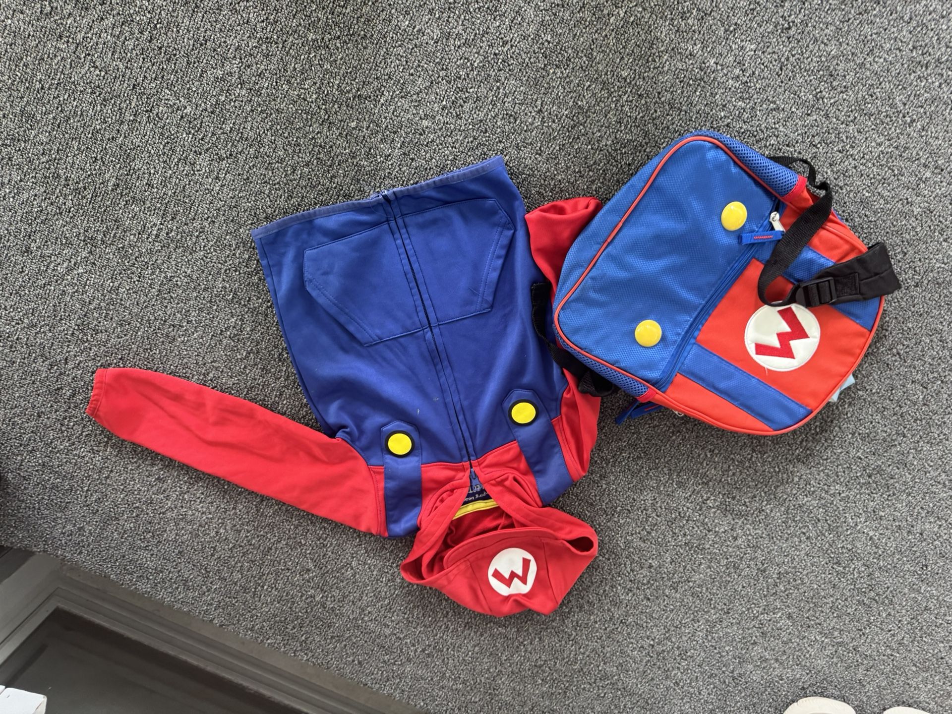 Mario costume shirt and backpack size 4