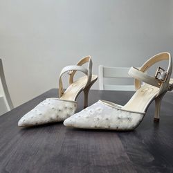 Jessica Simpson pumps