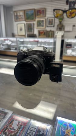 Fuji film X-T5 Digital Camera With Lens And Flash 