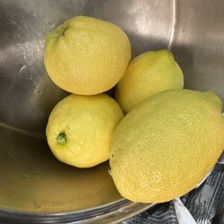Hundred Of Lemon 🍋 Juicy Big 30 X $5.00