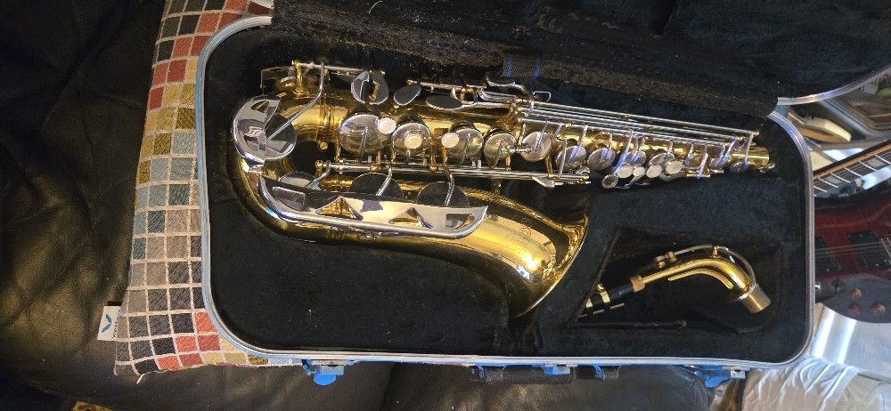 Conn 20M Saxaphone