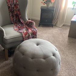 ottoman/Footstool/Round Footstool/Over Stuffed Ottoman