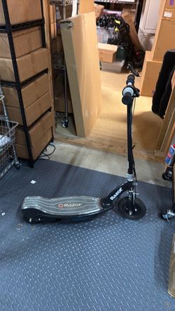 Razor electric scooter