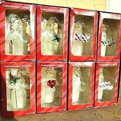 RARE Frosted ACRYLIC Snowman Holiday Christmas Ornaments SET OF 8 ORNAMENTS.  THIS IS NEW SET OF (8)