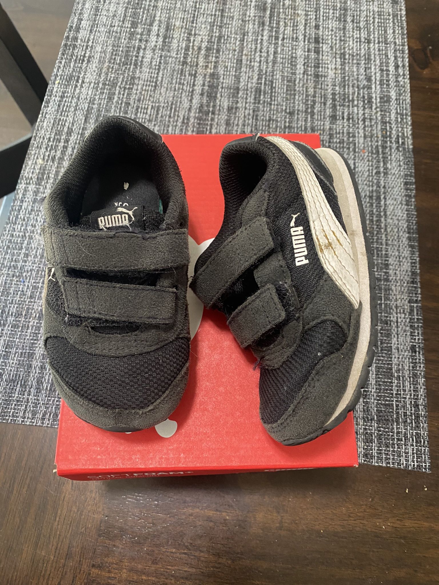 Boys Black And White Puma Shoes Size 7 Toddler