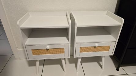 Set of 2 Nightstands