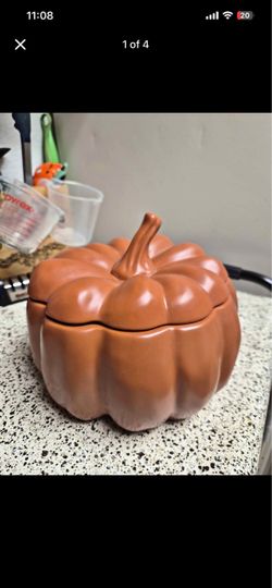 Lidded Pumpkin Stoneware