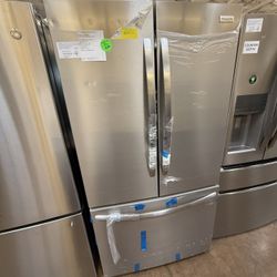 Frigidaire 26 cu ft refrigerator 