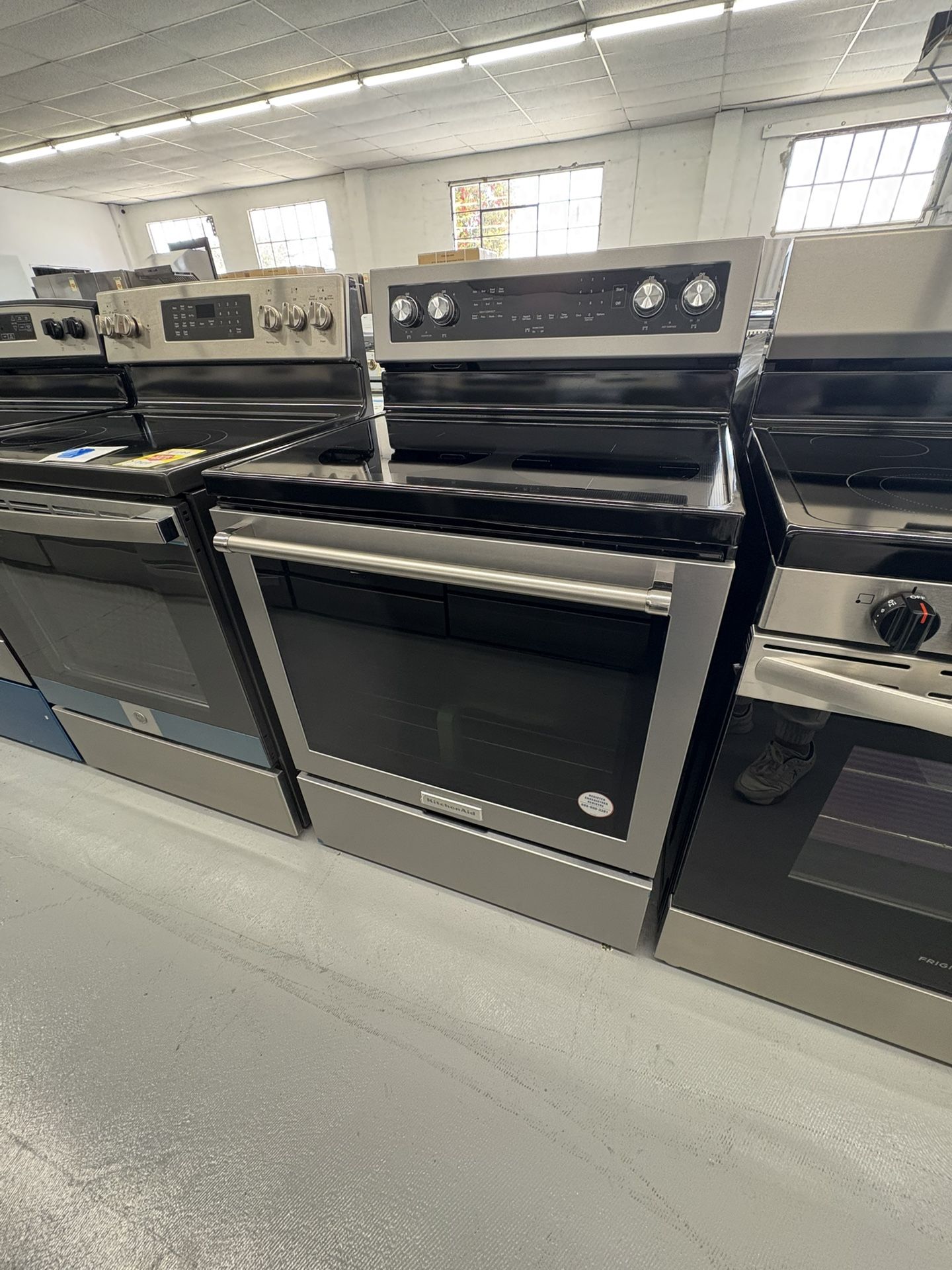Kitchen Aid 30β Electric Range / 1 Years Warranty
