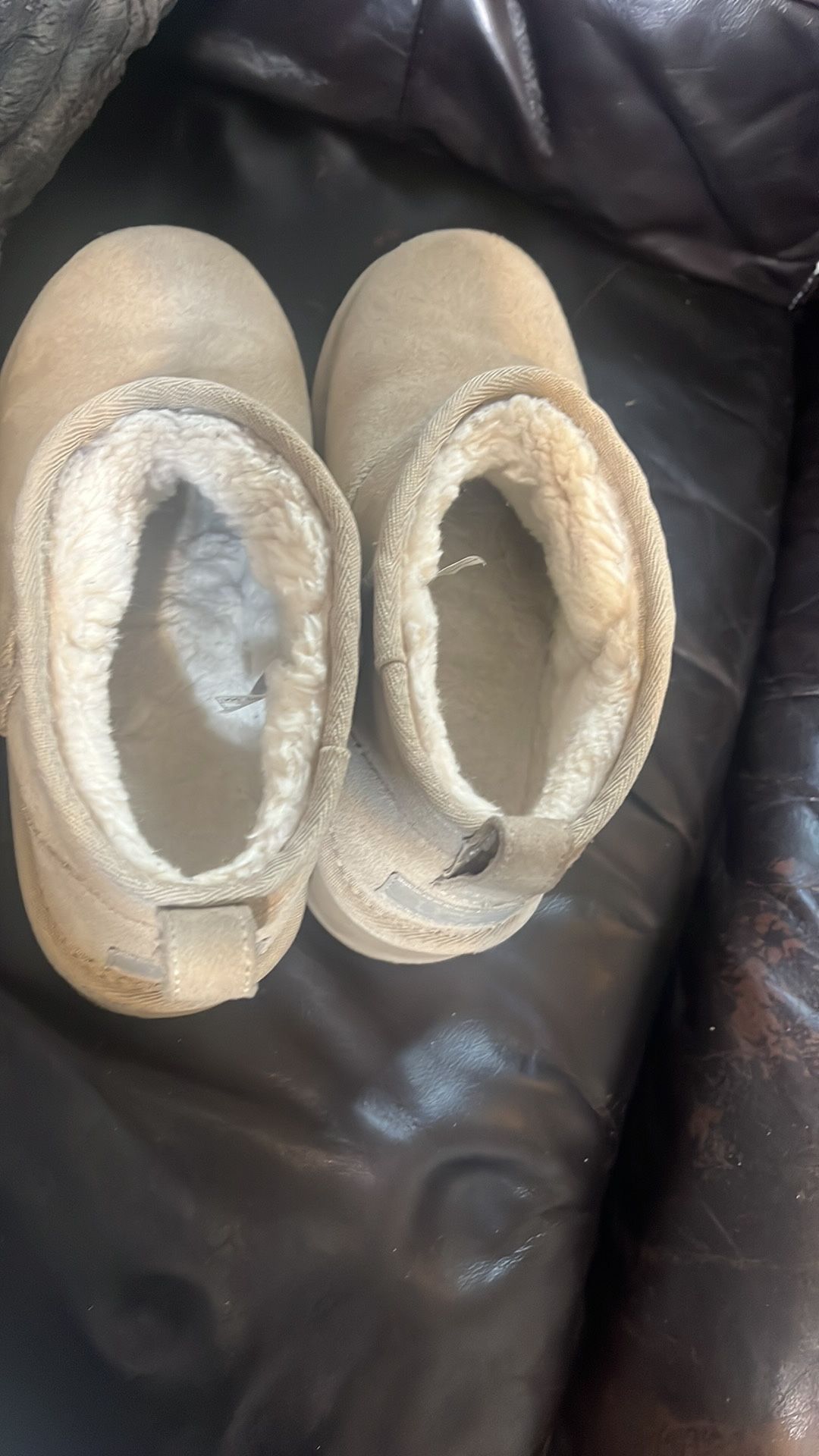 Uggs, Size 5