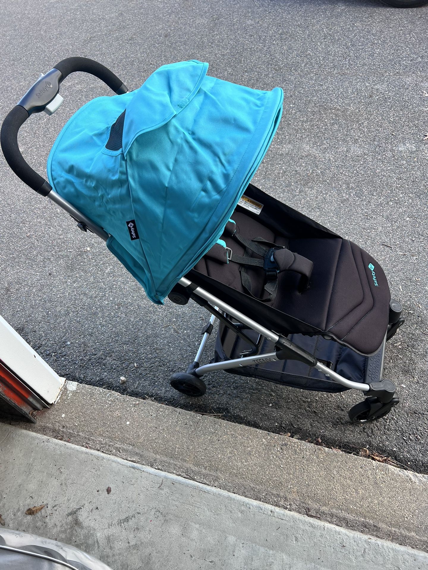 Safety1st Foldable Light Weight Carriage