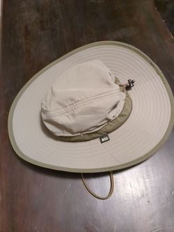 Like New Small/Medium REI Hiking Hat with Neck Cover