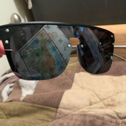 Louis Vuitton Z1485E