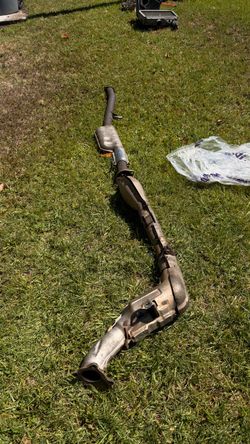 Subaru wrx 2003 + oem downpipe and up pipe .