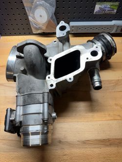 15-16 Ford Superduty 6.7L OEM Intake Manifold Body Thottle