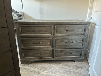 6 drawer dresser /cajonera