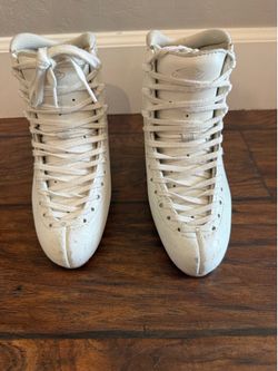 EDEA Concerto boots size 225