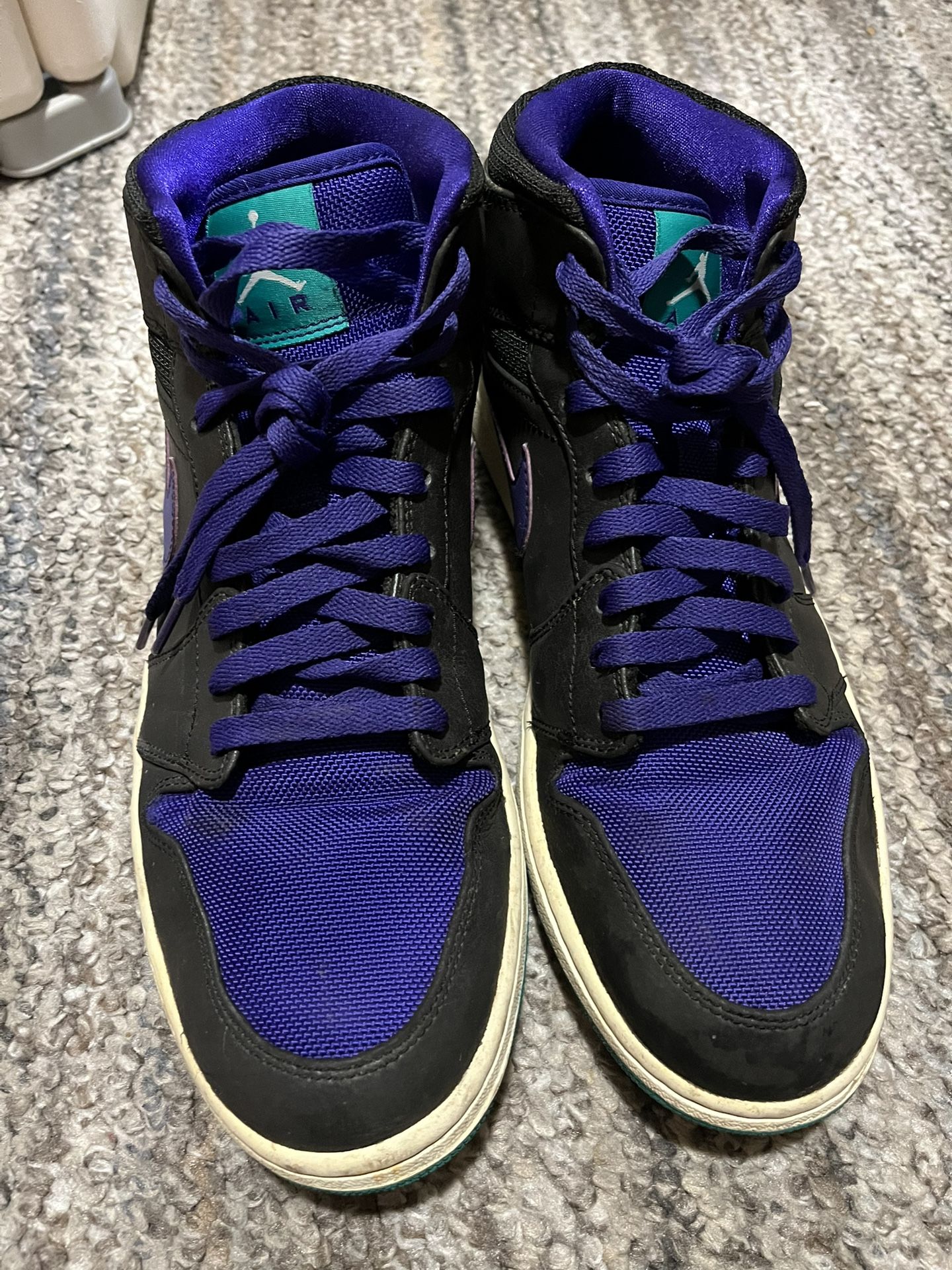 2012 Nike Air Jordan 1 Mid 'Grape' black purple men’s size 11.5