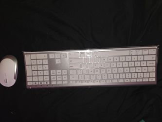 Brand new wireless keyboard and mouse for Apple computer